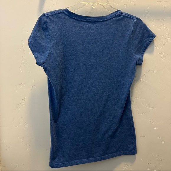 Chicago Cubs Women's Blue V-Neck T-Shirt - 2017 Postseason - Picture 4 of 10